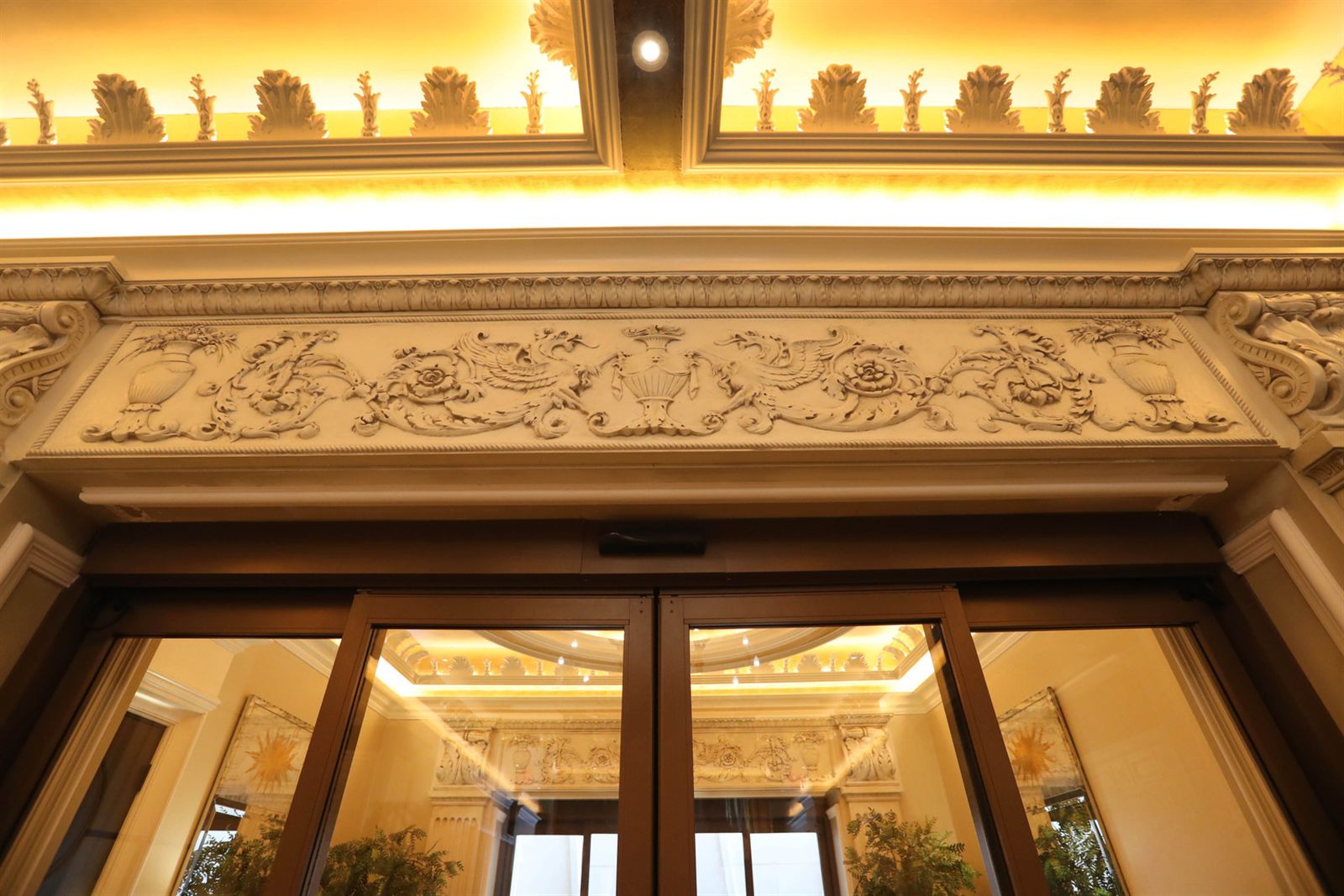 A Closer Look: Curtiss Hotel